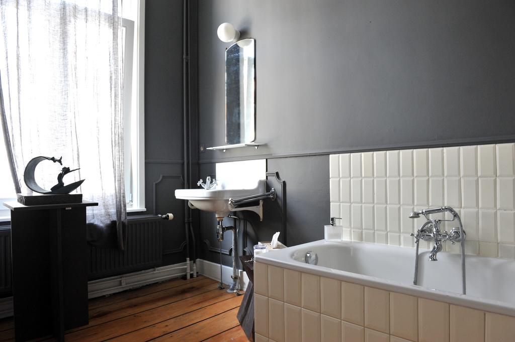 Sgt.Pepper'S Bnb Ixelles Oda fotoğraf